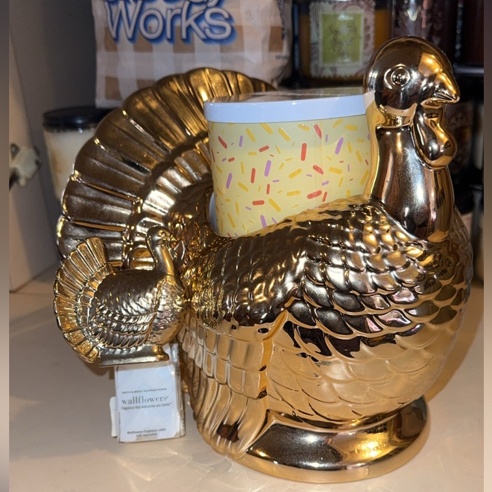 Gold turkey candle holder & wallflower bath and body works